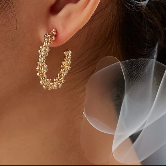 The Golden Earrings Duo Bundle - Picture 4 of 8